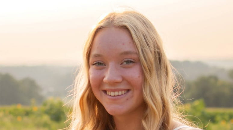 Alaina Brenneman, Scholarship winner