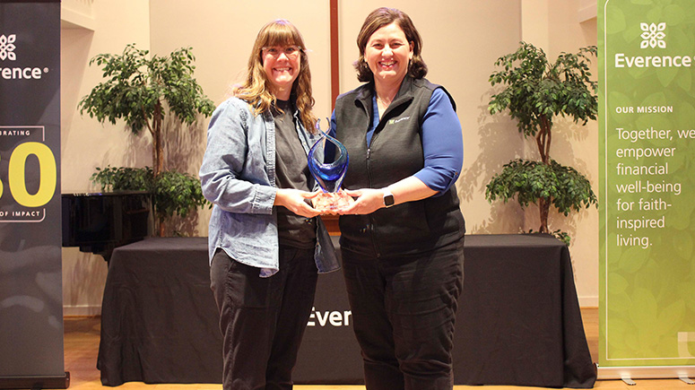 Caitlyn Laubach receives the 2024 Humble Leader Award.