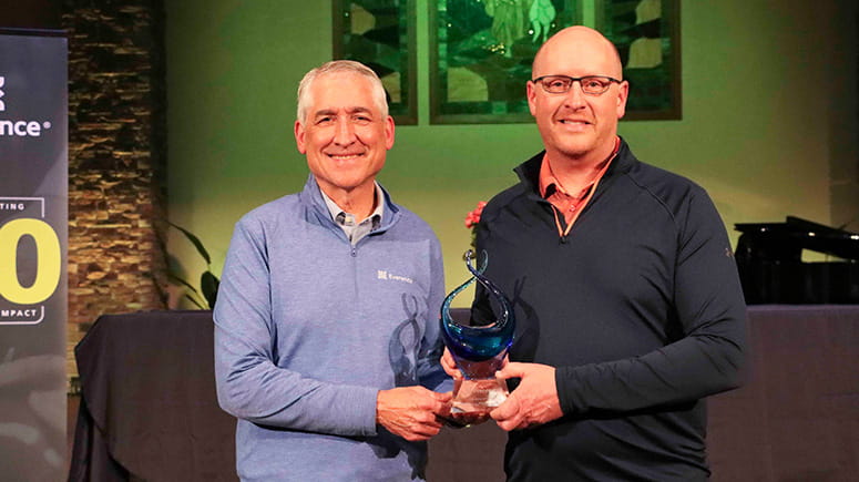 Craig Foor receives the 2024 Giving Spirit Award